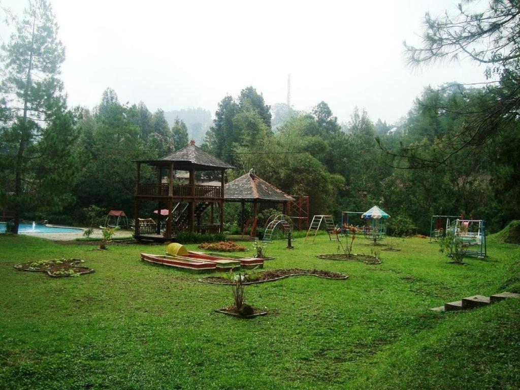 Hotel Taman Piknik Puncak Exteriér fotografie
